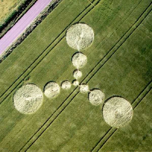 1 - 13: kruhy v obilí; 1 - Grafton Down, Wiltshire; 2000